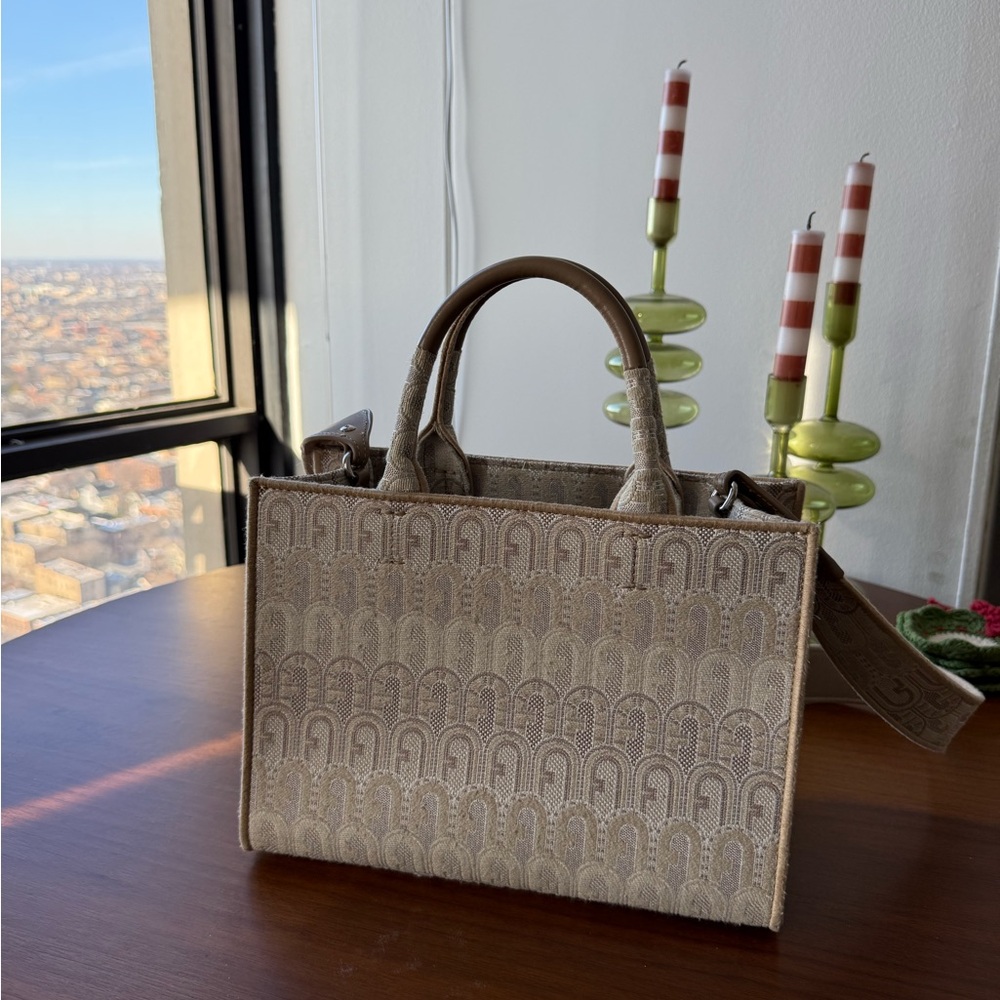 Furla Opportunity S Tote in Beige🥥🤍